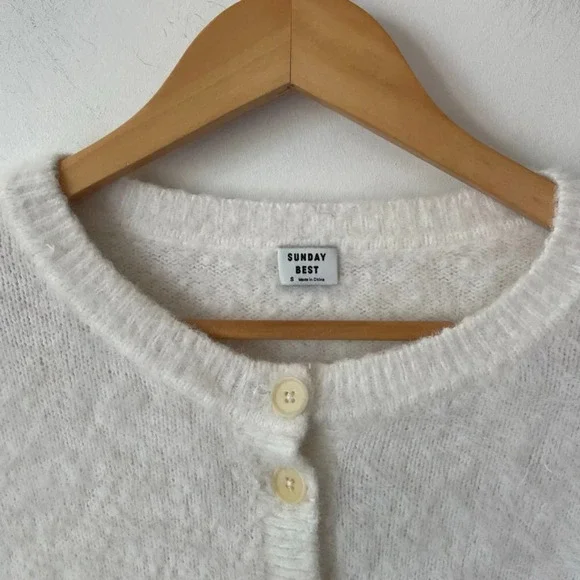 Aritzia Sunday Best Fuzzy Soft Cropped Effie Cardigan Short Sleeve White Small